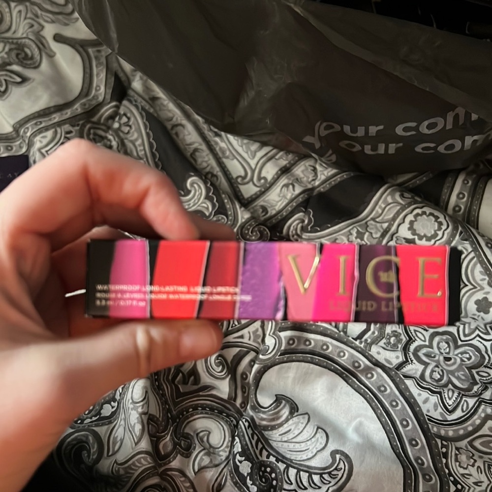 UD Vice Lipstick - Psyco
